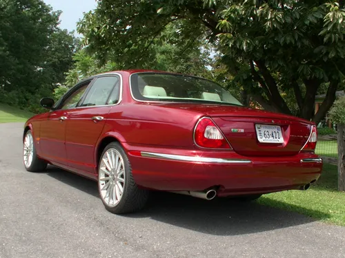 2004 Jaguar XJR
