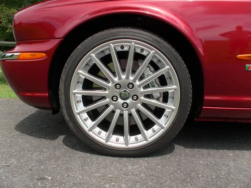 2004 Jaguar XJR