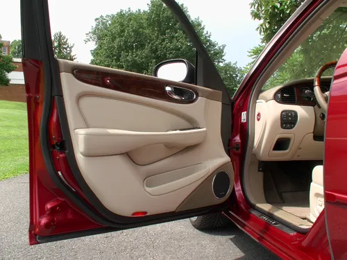 2004 Jaguar XJR