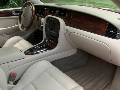 2004 Jaguar XJR