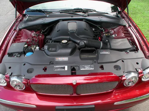 2004 Jaguar XJR